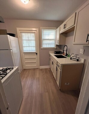 微波炉、烤箱、炉灶