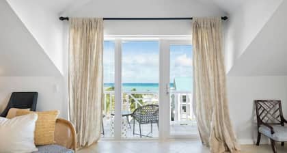 Ocean View Penthouse w/ Beach and Resort Access