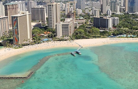 Beach. 3BR House Walk to the Beach&Malls FREE Parking!