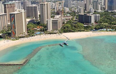 3BR House Walk to the Beach&Malls FREE Parking!