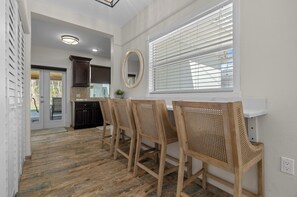 Interior - Casa De Verde a Peaceful Cottage with Dock Access in the Heart of Crystal River (Crystal River)