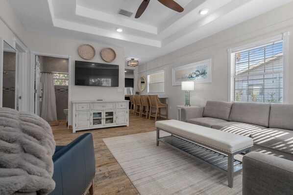 Smart TV, fireplace