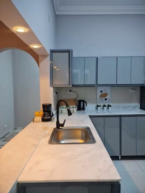 Private kitchen - 3BRs Luxus Living in Garden City (Cairo Governorate)