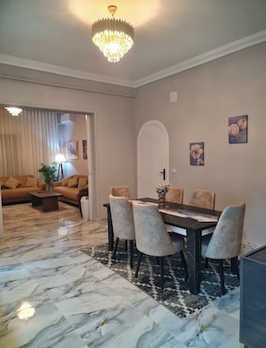 Interior - 3BRs Luxus Living in Garden City (Cairo Governorate)