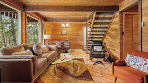 TV, fireplace, stereo - Dorothy in the Woods | Fire Pit | Fireplace | Yard (Edgewater)