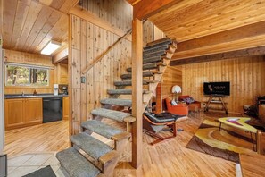TV, fireplace, stereo