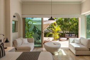 5 chambres, coffre-fort, fer et planche Ă repasser