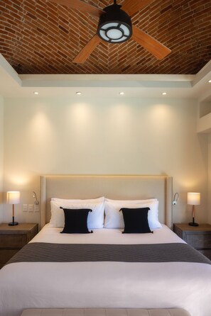 5 bedrooms, in-room safe, iron/ironing board, free WiFi