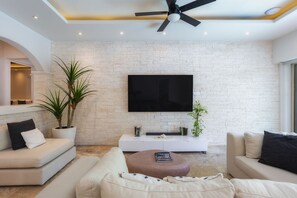 Smart TV, stereo