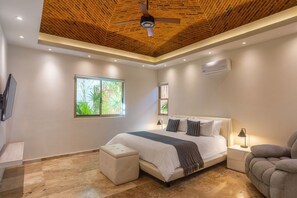 5 bedrooms, in-room safe, iron/ironing board, free WiFi - Casa Nikki: 5-Bedroom Villa in Playacar w/ Pool, Chef & just steps to the Beach! (Playa del Carmen)