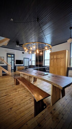 2 miles to Ricketts Glen. Updated and cozy schoolhouse with porch and fire pit.