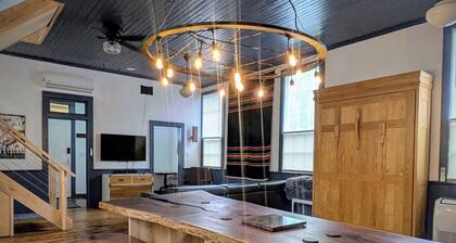 2 miles to Ricketts Glen. Updated and cozy schoolhouse with porch and fire pit.