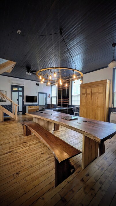 2 miles to Ricketts Glen. Updated and cozy schoolhouse with porch and fire pit.