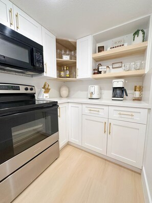 Microwave, oven, stovetop, dishwasher