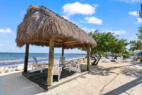 NEW! Key Largo Villa | 2 King Masters, Marina, Pickleball