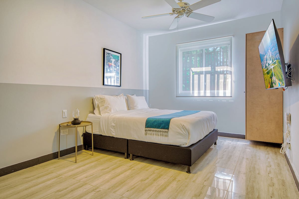 Junior Studio | Blackout drapes, iron/ironing board, free WiFi