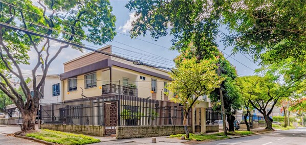 Exterior - Loft Living 9  (Cali)