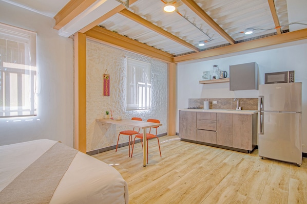 Standard Studio | Blackout drapes, iron/ironing board, free WiFi