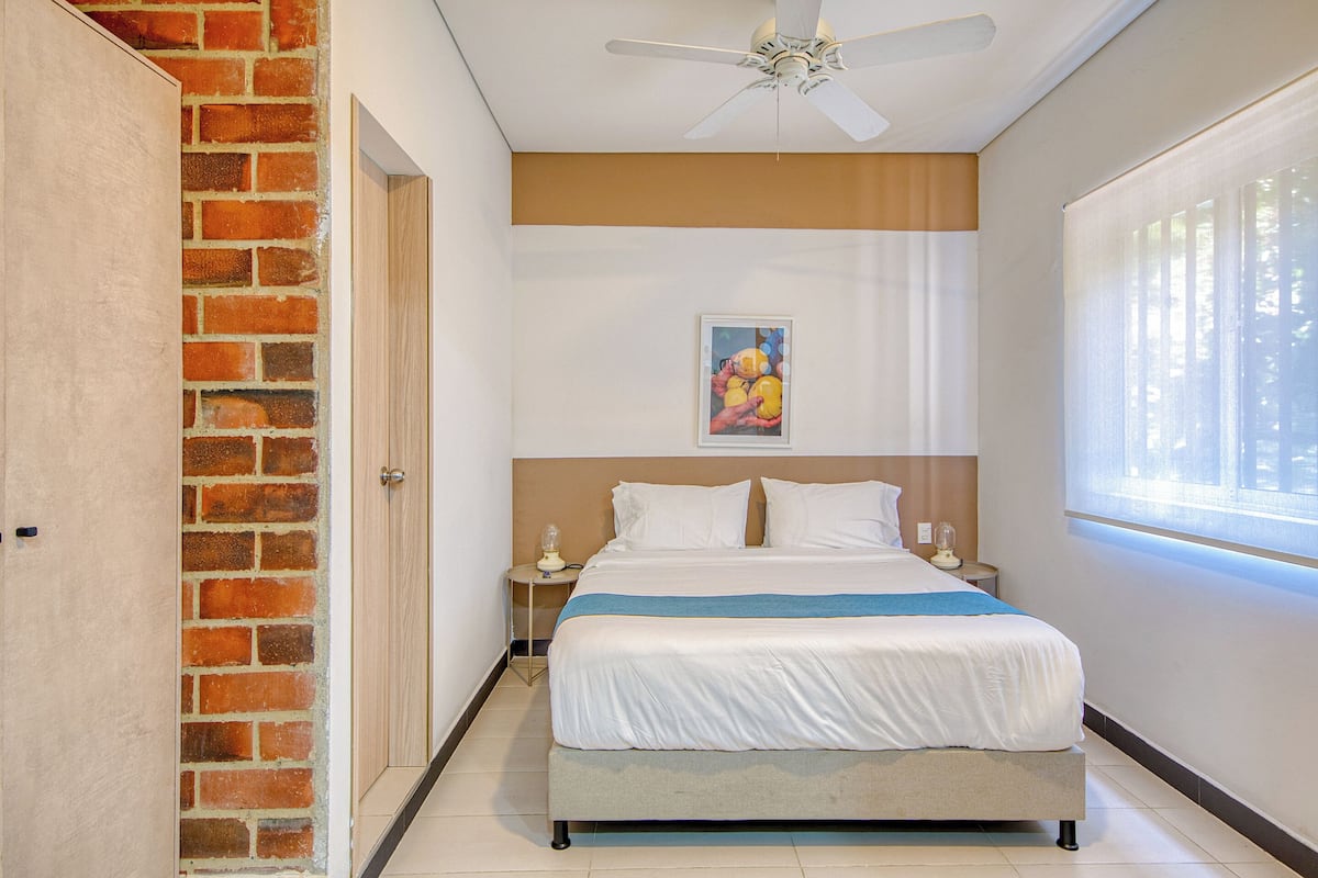 Basic-studiolejlighed | Mørklægningsgardiner, strygejern/strygebræt, gratis Wi-Fi