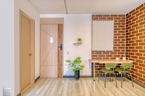 Junior Studio | Blackout drapes, iron/ironing board, free WiFi