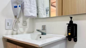 Executive Studio | Bathroom