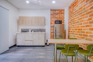 Apartment | Dining - Loft Living 9  (Cali)