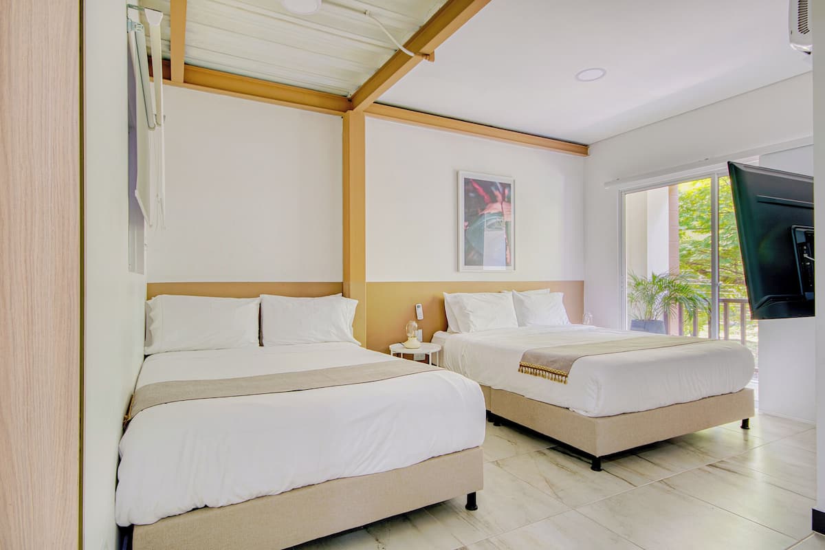 Familie-studiolejlighed - balkon - byudsigt | Mørklægningsgardiner, strygejern/strygebræt, gratis Wi-Fi