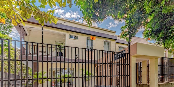 Exterior - Loft Living 9 (Cali)