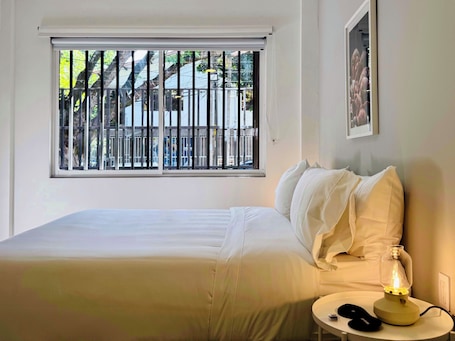 Executive Studio | Blackout drapes, iron/ironing board, free WiFi