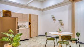 Apartment | Dining
