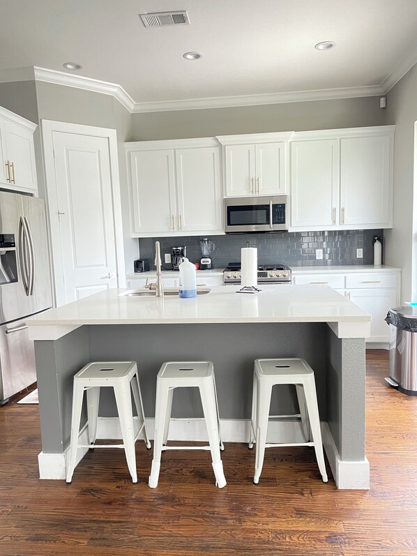 Microwave, oven, stovetop, dishwasher