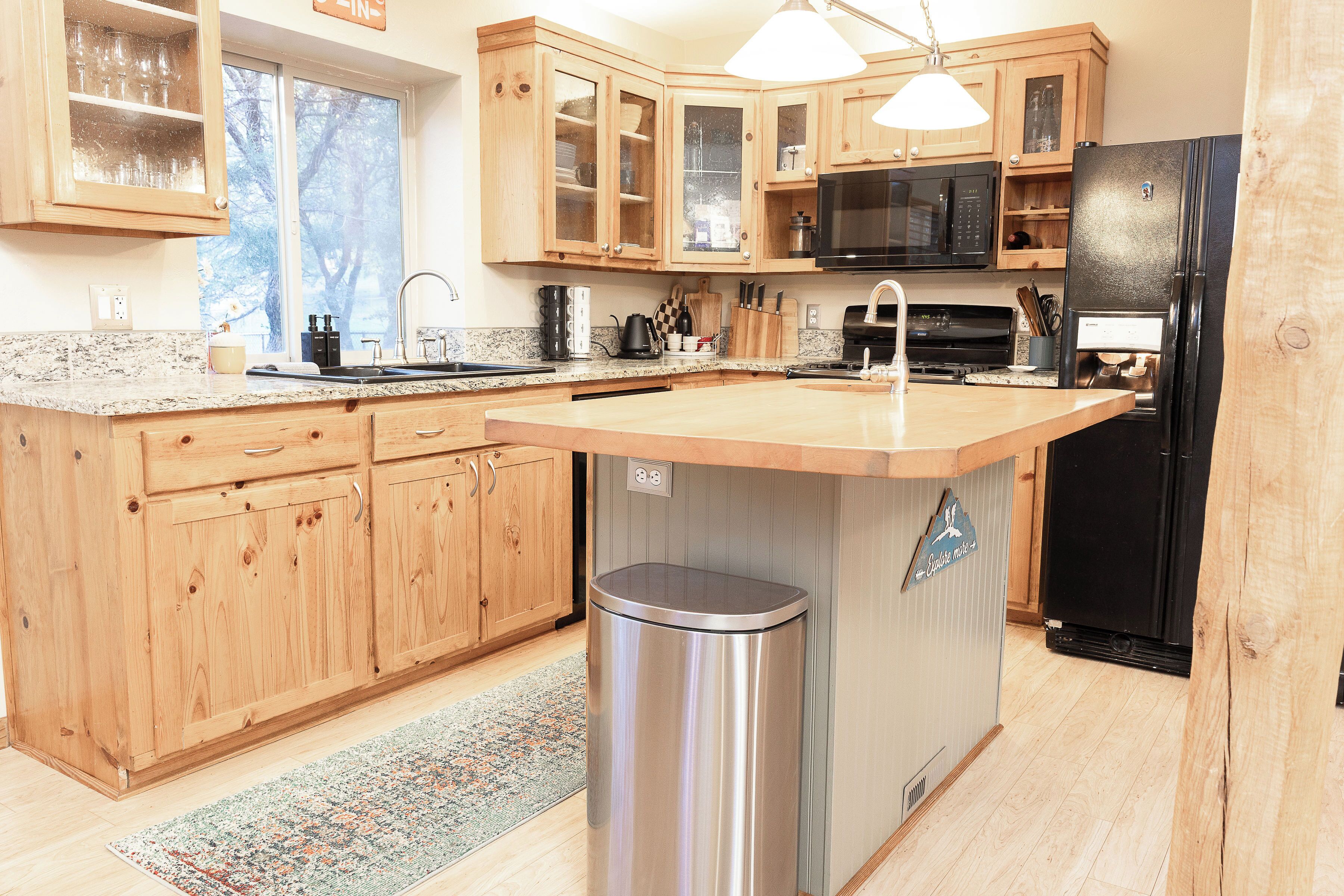 冰箱、微波炉、烤箱、炉灶