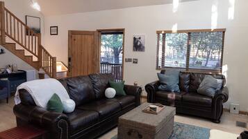 Smart TV, tenis de mesa, libros y estéreo