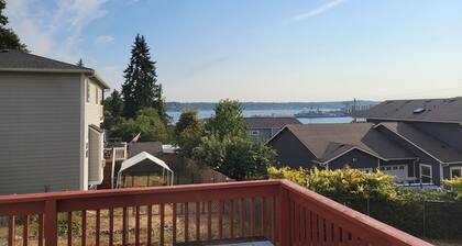Wonderful 3-bedroom house with water view