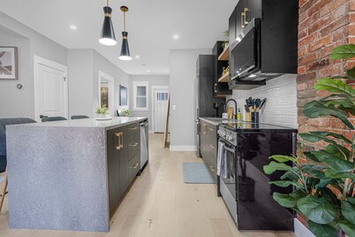 Sleek Brand New 1 Bedroom - Downtown Luxury!