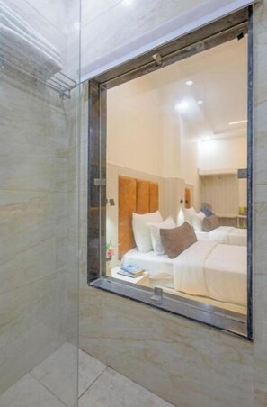 Cots/infant beds, free WiFi - Hotel Urban Lion - Delhi Airport (New Delhi)