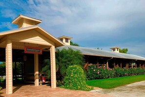 Exterior - Paradise Ranch Bunkhouse · Horse Ranch Adventures (Fort Myers)