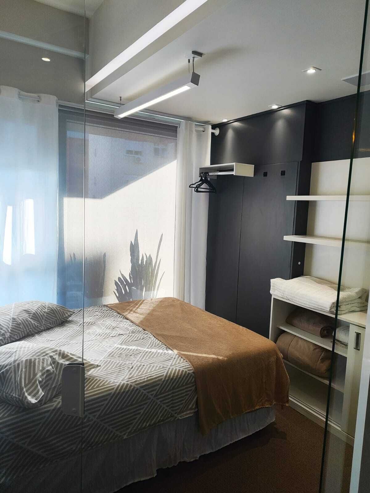 1 dormitori, planxa i posts de planxar, wifi i roba de llit 