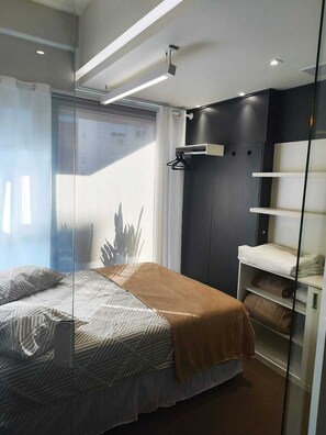 1 多间卧室、熨斗/熨衣板、WiFi、床单