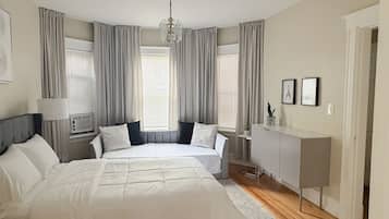 3 bedrooms, desk, iron/ironing board, free WiFi