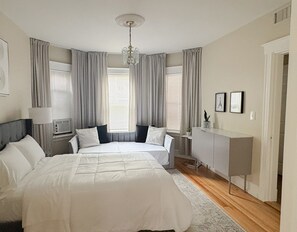 3 habitaciones, escritorio, tabla de planchar con plancha y wifi gratis 