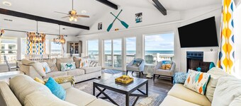 Beachfront Villa Royale OBX: Oceanfront | Dog Allowed | Private Pool | Hot Tub