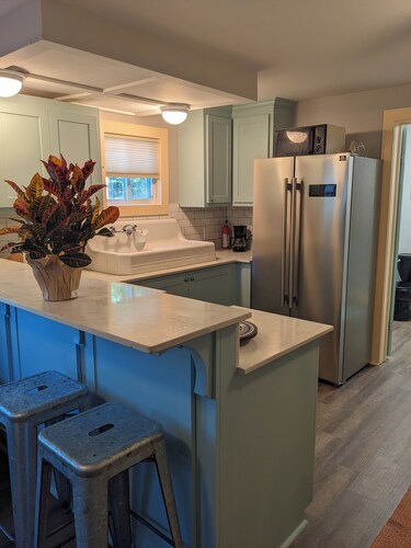 Cozy Downstairs Apt Near Downtown,Long-Term Rental