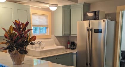 Cozy Downstairs Apt Near Downtown,Long-Term Rental