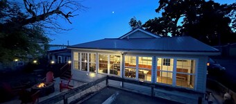 Charming Lakeview Cottage w/Water View - Pet Friendly