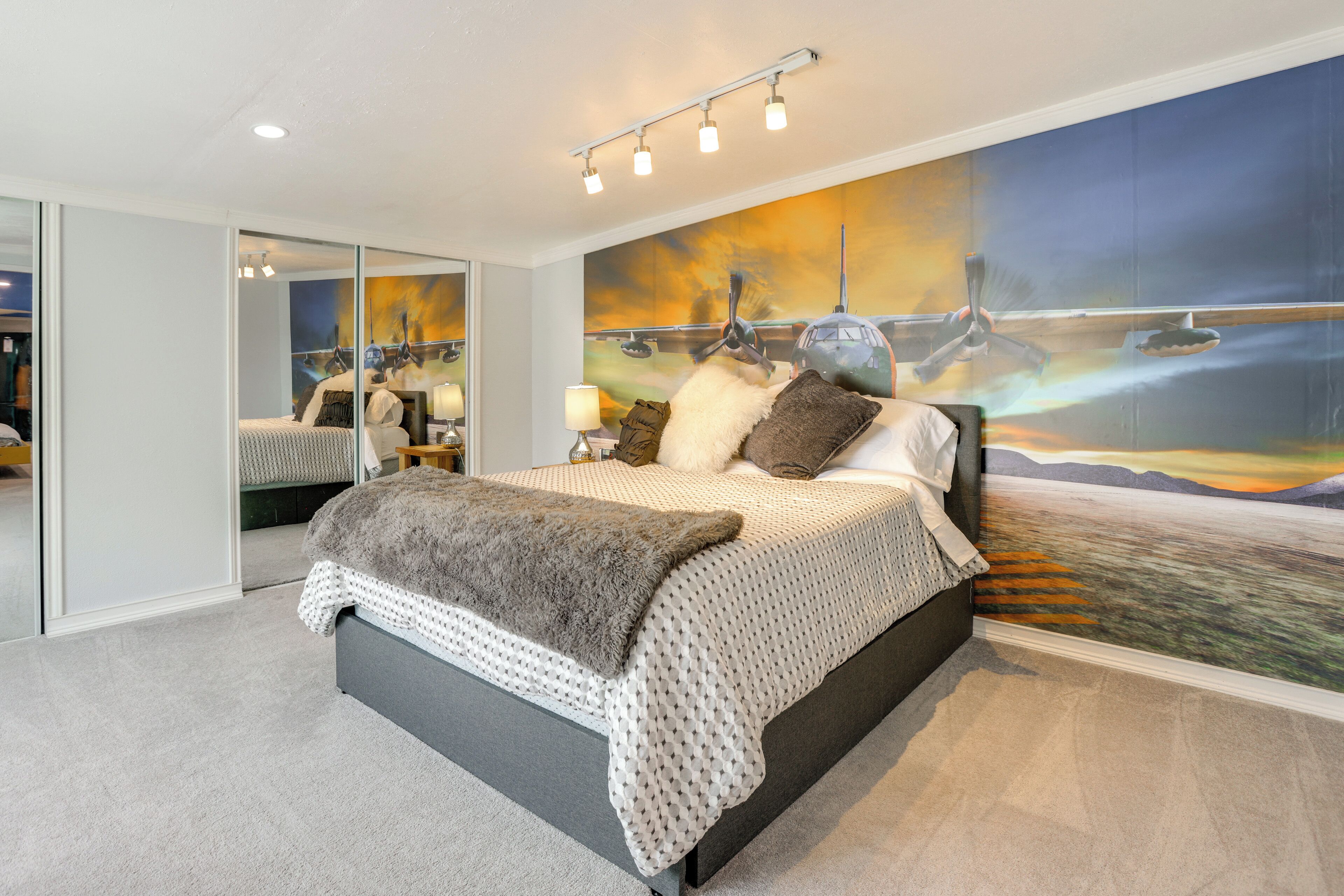 Bedroom | Queen Bed