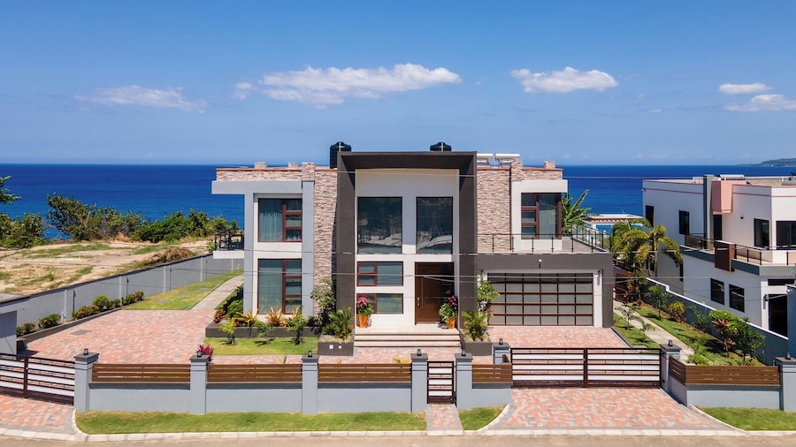 Luxury Oceanfront Villa Fully Staffed