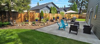 2 min to Downtown, Family Friendly, XBOX, Arcade, Game Rm, Outdoor Patio w/ BBQ,