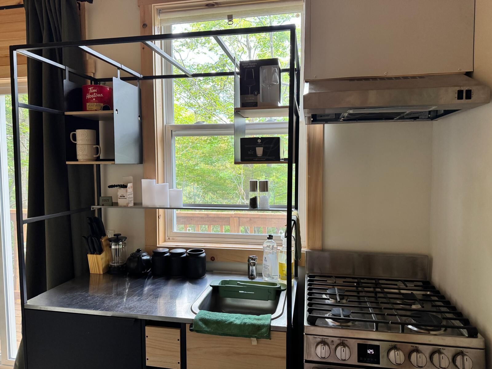 Un four, surface de cuisson