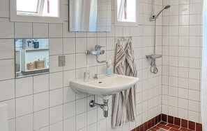 Shower - Beautiful home in Pandrup with WiFi (Pandrup)